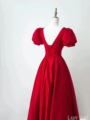 -Lady  Jane高端婚纱礼服馆