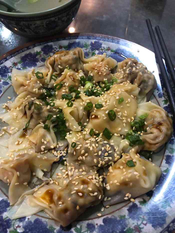 老板人好又帅环境干净舒服至少一个月来三次佛山吃正宗广宁云吞水饺皮