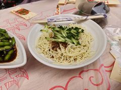 -肥肥虾庄·金牌油焖大虾(汉街SKP店)