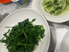 -渝信川菜 · 川味家常菜(财富购物中心店)