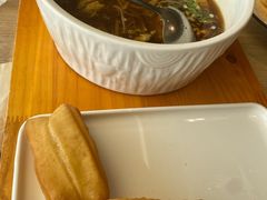 小油条配酸辣汤-味莊·青岛菜(云霄路店)