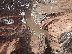 -天山神秘大峡谷