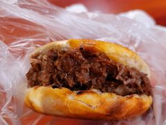 烧饼夹牛肉-老西关黄老太牛肉烧饼
