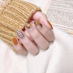 -悦指间美甲美睫
