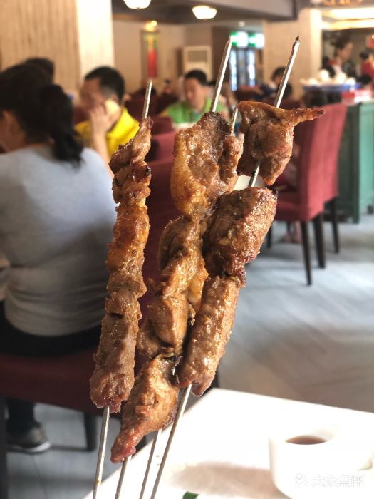 那达慕蒙古风味酒楼生烤羊肉串图片 - 第2张
