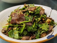 香菜拌牛肉-董厨煨汤馆(车站路店)
