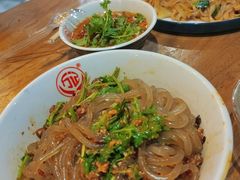 万记特色酸辣粉-万记麻辣烫国展总店
