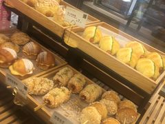 -顶东面包花园·生日蛋糕(世博店)