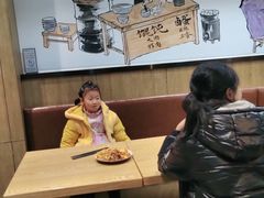大堂-三好食堂(煎饺·馄饨·肉饼米线·盛世广场店)