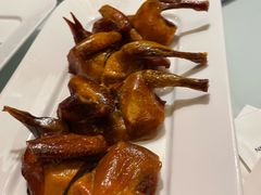 玻璃皮润烧乳鸽王-富力丽思卡尔顿酒店·丽轩中餐厅