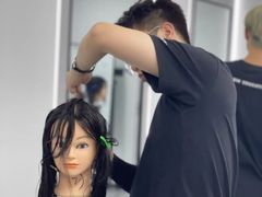 -首脑美容美发化妆美甲培训学校(长沙校区)