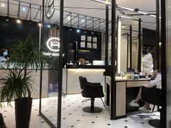 -HAIR CORNER