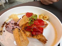 煎鸡肉配小甜椒-Ocean's Table 欧舍