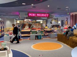 -奈尔宝家庭中心·亲子餐厅(北京东坝万达店)