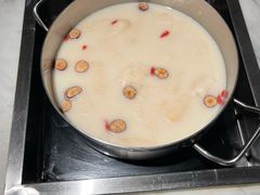 -尚尚仙·酸汤猪手·猪肚鸡火锅(华联万柳购物中心店)