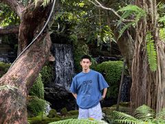 -Chom Cafe and Restaurant