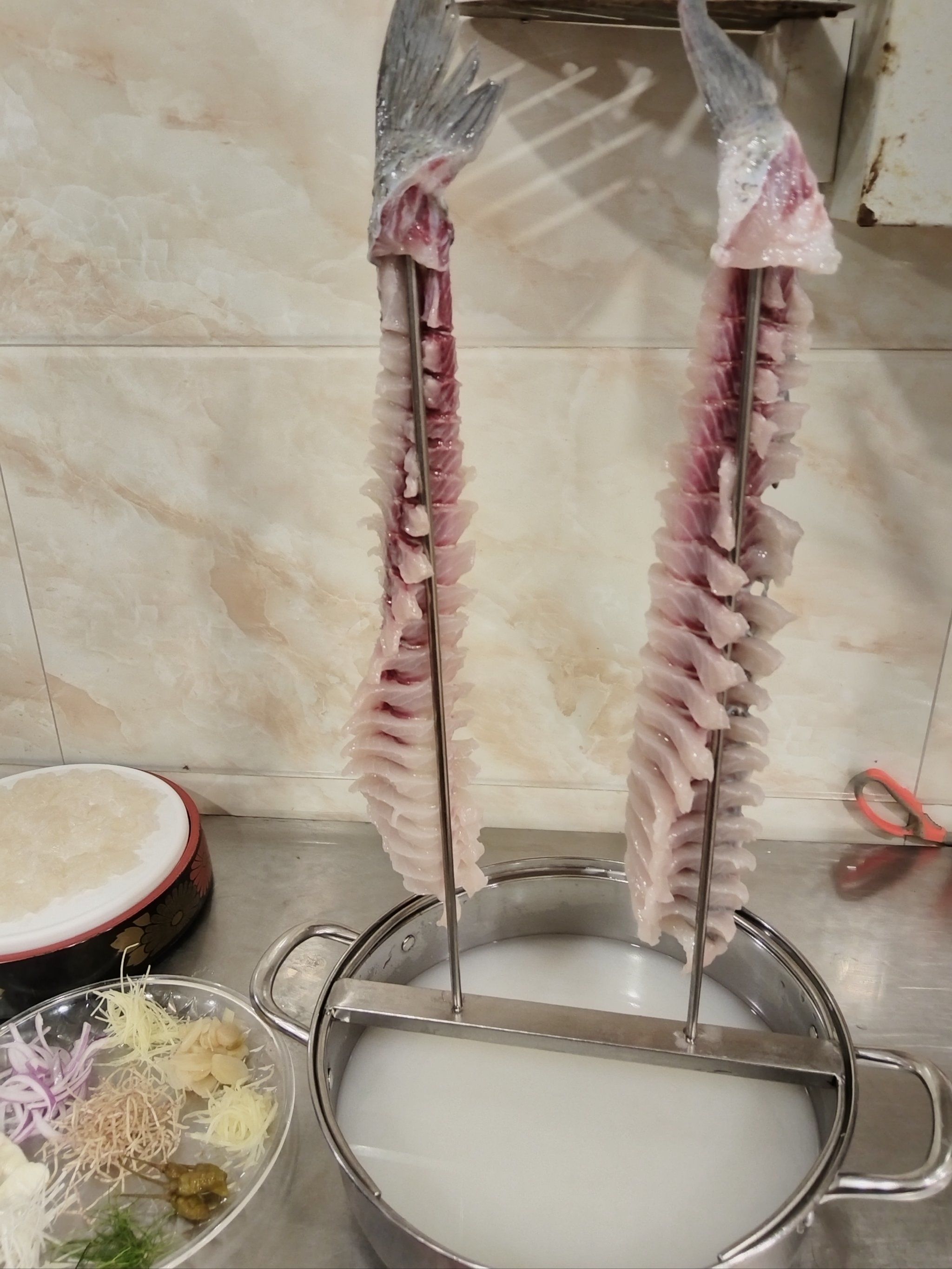 普君店渔意坊特色千层无骨鱼