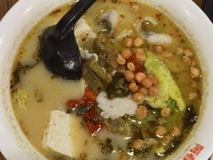 老坛酸菜鱼饭-阿香米线(大唐西市大润发店)