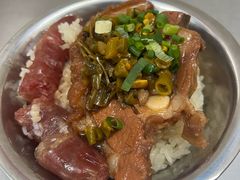 -梁阿婆廿年老牌扣肉糯米饭