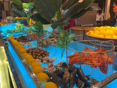 -广州万富希尔顿酒店·感趣自助餐厅·金秋蟹宴生蚝海鲜刺身