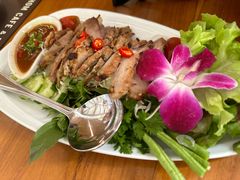 -Chom Cafe and Restaurant