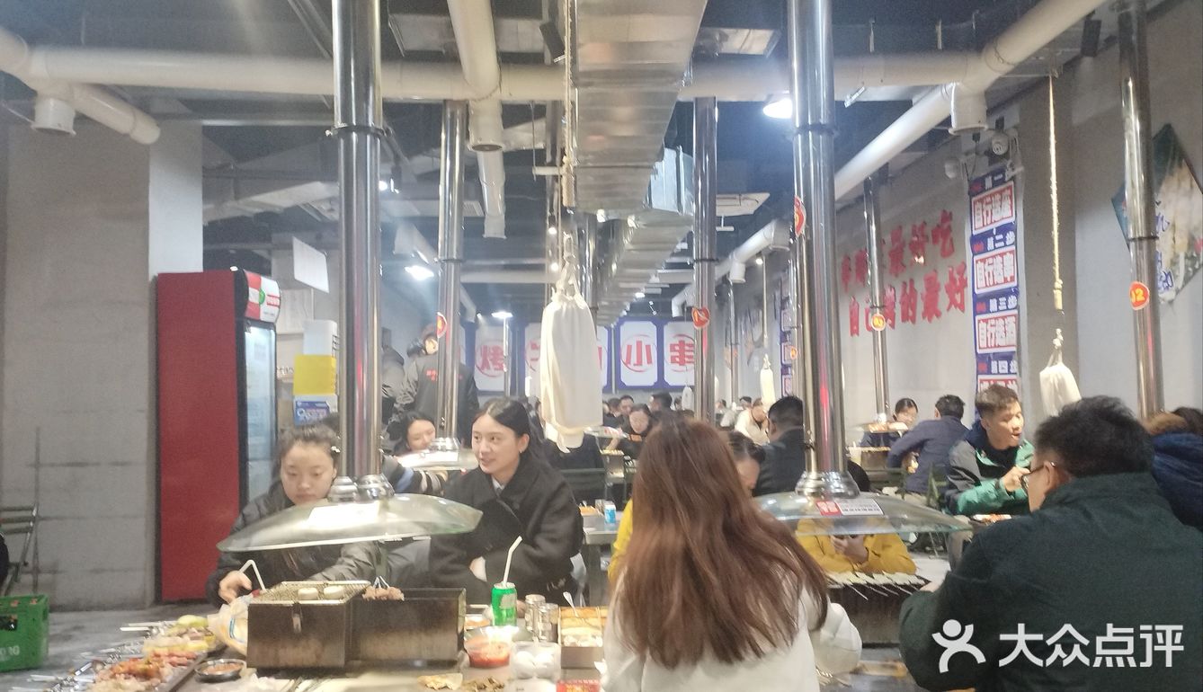 节约机票钱了——不出重庆也可以吃到淄博烧烤了