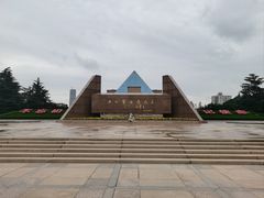 -上海市龙华烈士陵园