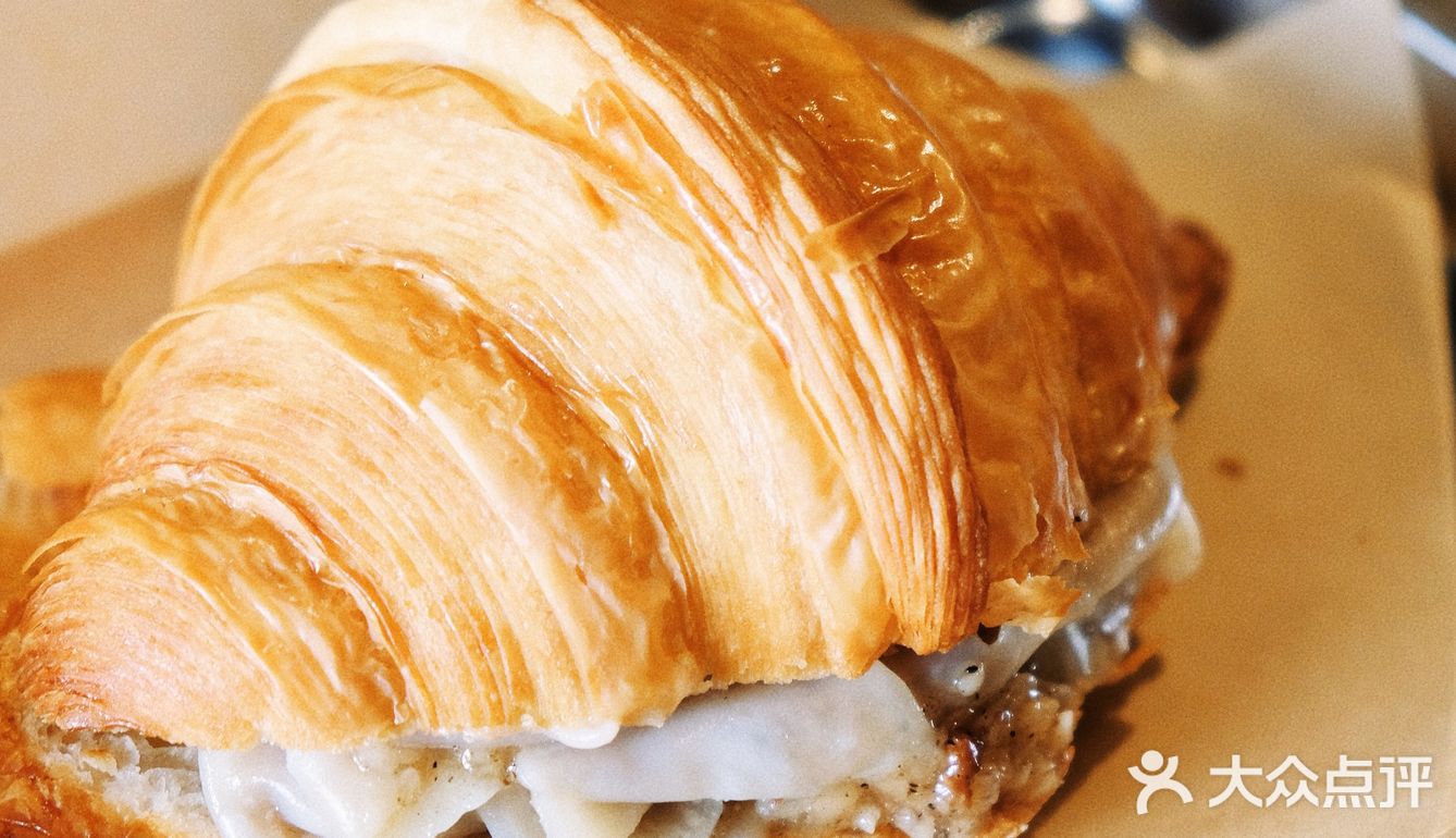 不正咖啡｜武汉独家可颂包烧卖🥐