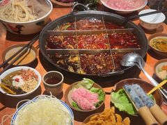 -周小明火锅(黑金冠社区店)