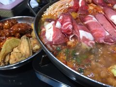 部队锅-MI WU FACTORY米屋美食工厂餐厅(绿地店)