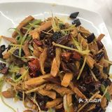 鲅鱼饺子很鲜，八宝鱼很新鲜，很嫩