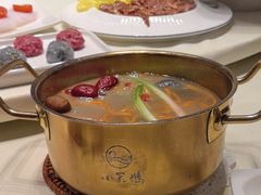 -小天鹅火锅·一线江景洪鼎旗舰店(洪崖洞店)