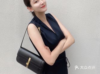 30+小姐姐的衣橱｜冬天穿羊绒、夏天穿真丝