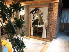-墨居上隐·院子里火锅(峨眉店)