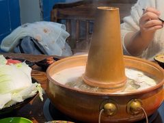 -洞庭洲·防空洞火锅·铜锅涮肉·烧烤(新百广场店)