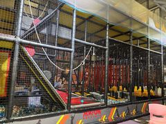 -嗨翻Hi-Fun竞技主题乐园·蹦床团建生日轰趴(荆川 国光1937店)