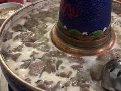-毛辣果·贵州红酸汤牛肉火锅(西单店)