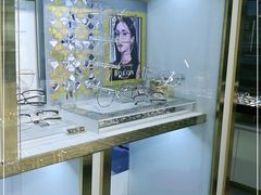 -臻美视爵眼镜·明月·依视路·蔡司折扣店(广渠门店)