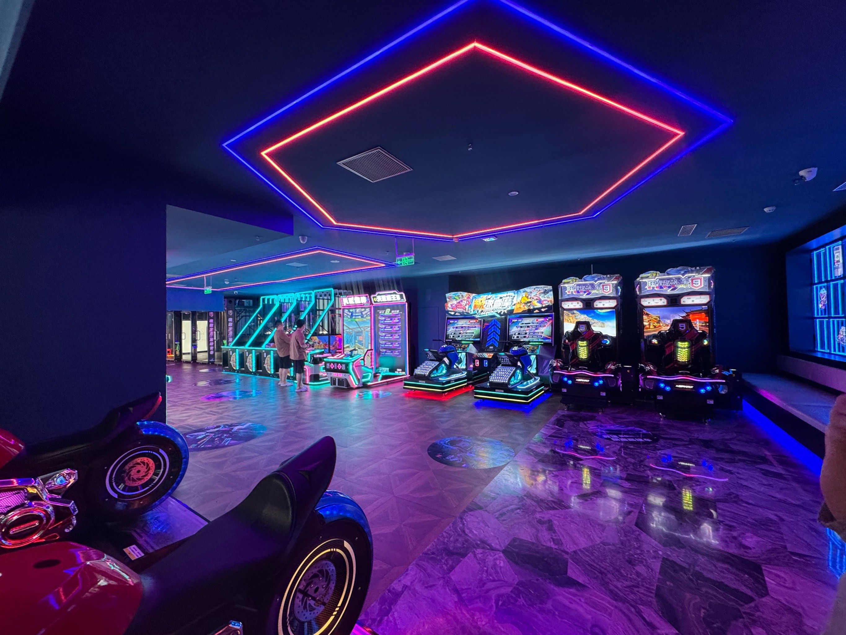 环境挺好的干净卫生 吃的也不错类也多 带