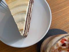 海盐焦糖蛋糕切件-转山咖啡(松柏社区店)