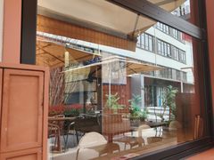 -必胜客(上海华谊新所店)