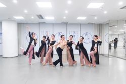 -深舞形体民族舞蹈工作室