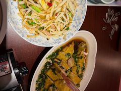 -魏铭鱼头捞饭(晋阳路店)