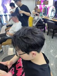 -藤野造型烫染·漂发