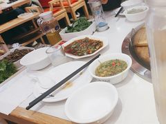 -鲁员外地锅鸡地锅鱼(龙湖江东天街店)