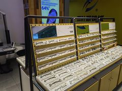 -LOOK眼镜·蔡司依视路配镜(宝山万达店)