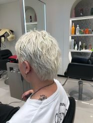 -摩登时代美发沙龙