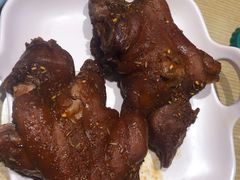 爆烤猪蹄-街角等你.大连海鲜烧烤.经典铁板海鲜串(西安路店)