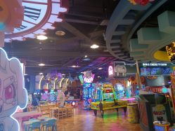 -卡通尼乐园(龙湖六合天街店)