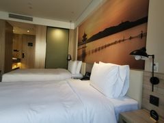 -杭州西湖湖滨银泰亚朵酒店